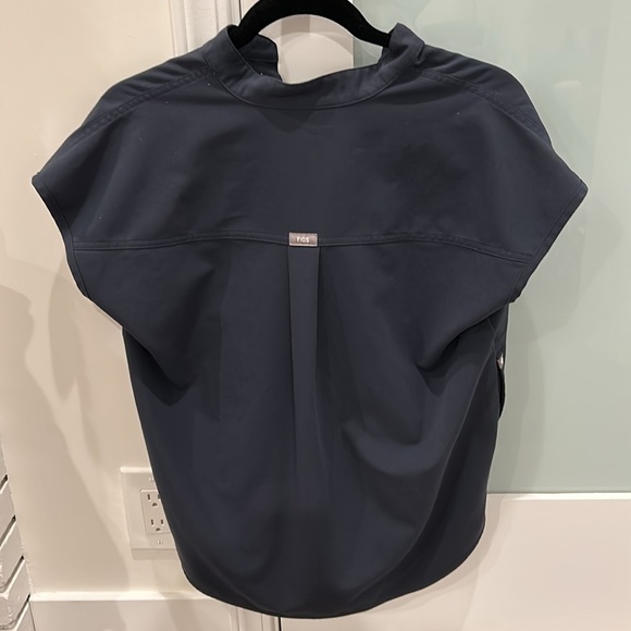 FIGS - scrub XXS top - Picture 2 of 2